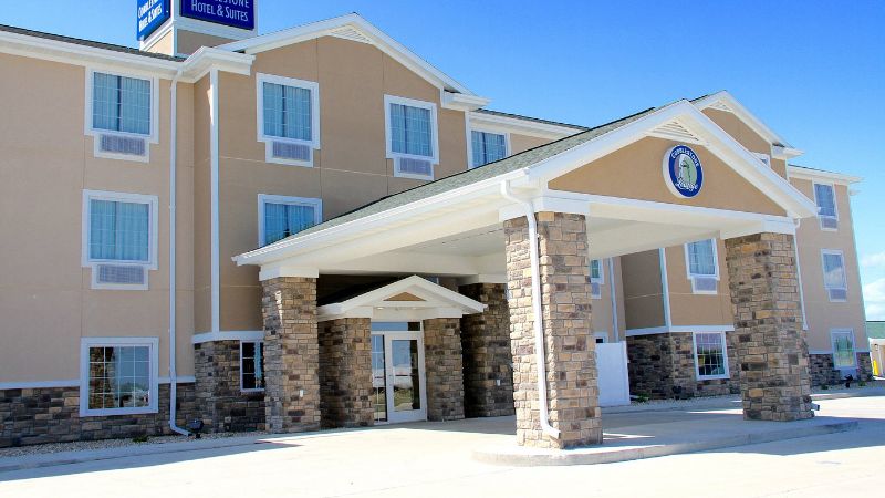 Cobblestone Hotel & Suites – Devils Lake, room with private jacuzzi, photo 4