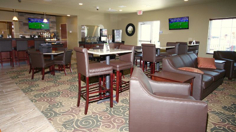 Cobblestone Hotel & Suites – Devils Lake, room with private jacuzzi, photo 7