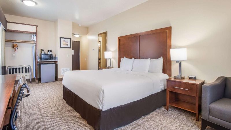 Comfort Inn, room with private jacuzzi, photo 3