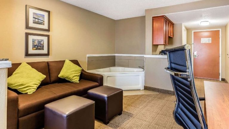 Comfort Inn & Suites Airport – American Way Memphis
