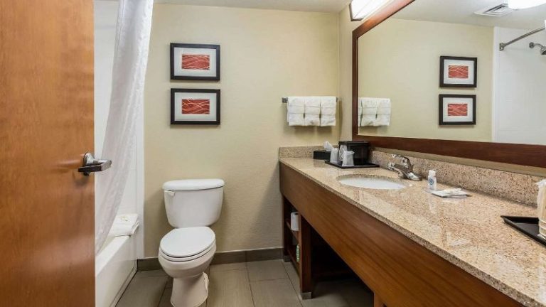 Comfort Inn & Suites Airport – American Way Memphis
