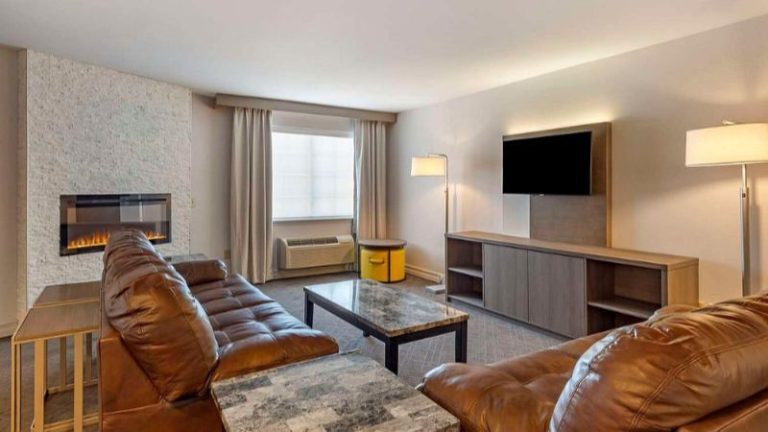 Comfort Inn & Suites East Greenbush – Albany