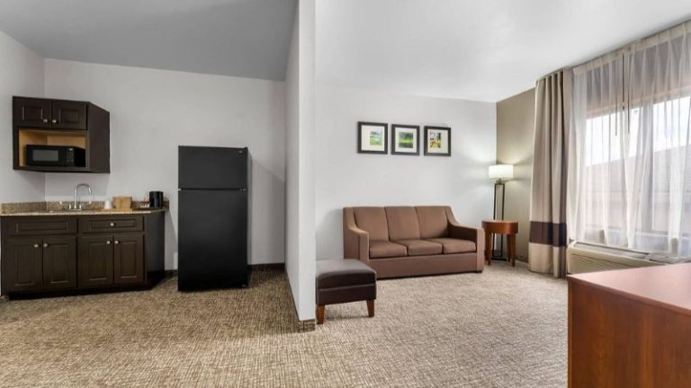 Comfort Inn & Suites Near Fort Gordon