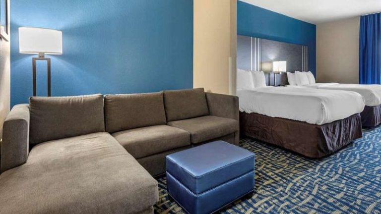 Comfort Inn & Suites Pauls Valley – City Lake