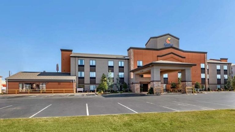 Comfort Inn & Suites Pauls Valley – City Lake