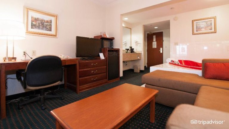 Comfort Inn & Suites