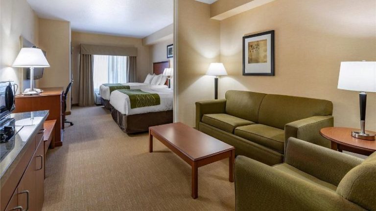 Comfort Inn & Suites Gateway to Glacier National Park
