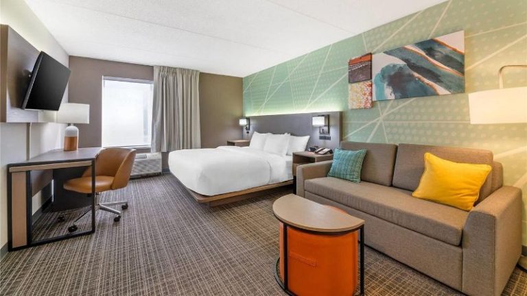 Comfort Inn & Suites Madison East – Monona