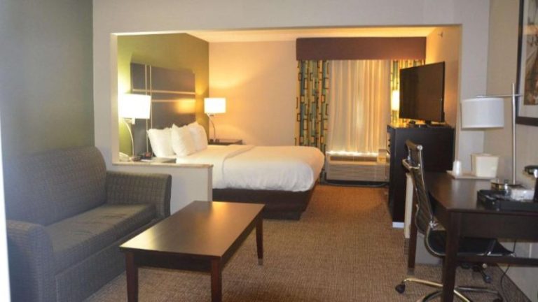 Comfort Inn & Suites Maumee – Toledo