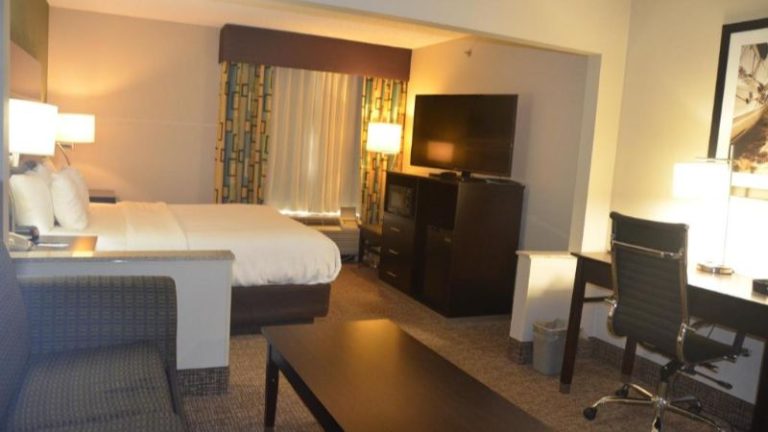Comfort Inn & Suites Maumee – Toledo