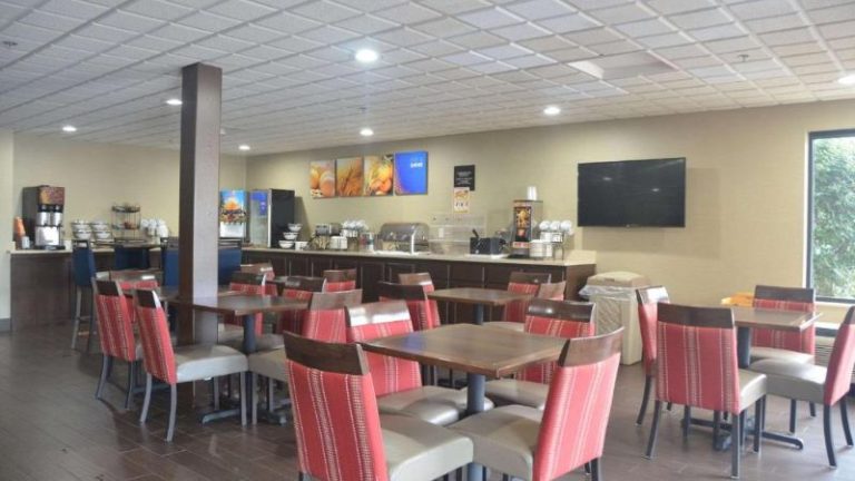 Comfort Inn & Suites Maumee – Toledo