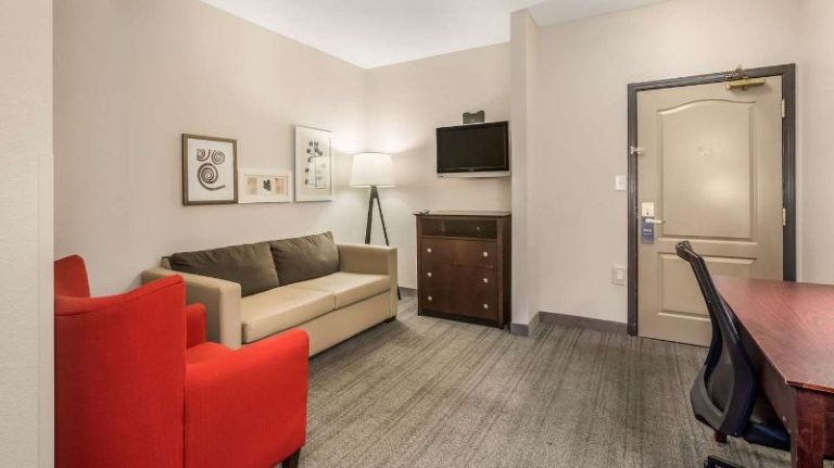 Comfort Inn & Suites