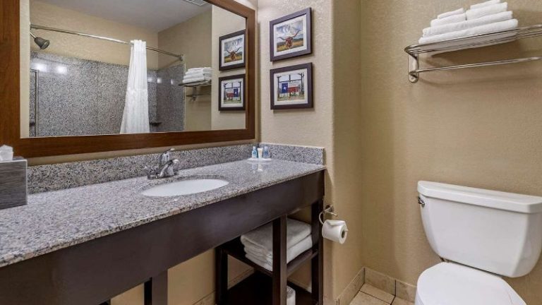 Comfort Suites