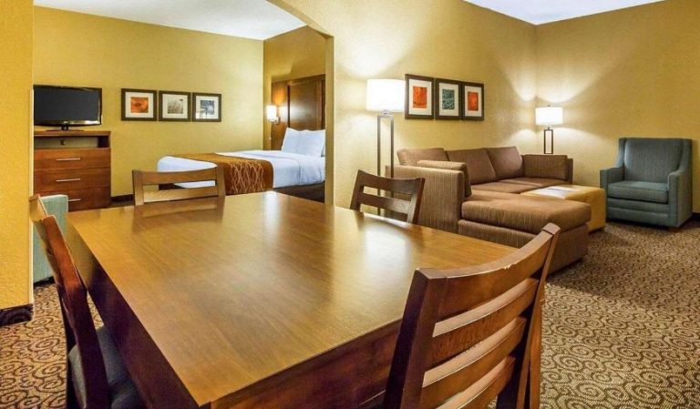Comfort Suites Anoka