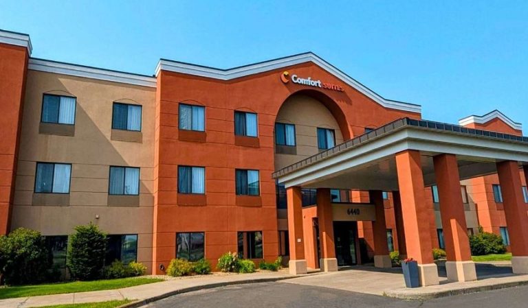 Comfort Suites Anoka