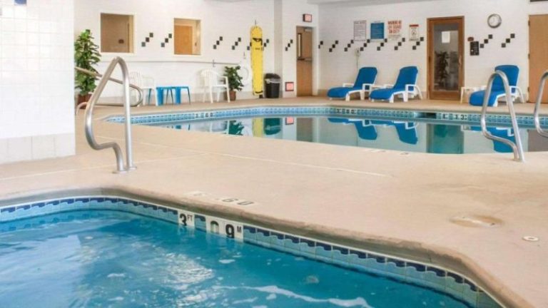 Comfort Suites Airport
