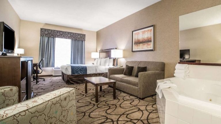 Comfort Suites Airport