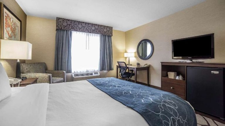 Comfort Suites Airport