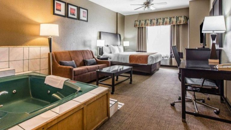 Comfort Suites Bakersfield