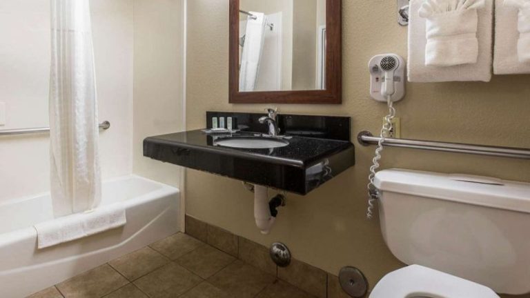 Comfort Suites Bakersfield