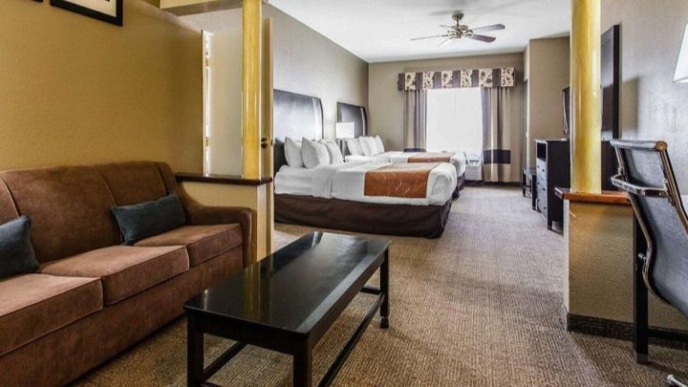 Comfort Suites Bakersfield