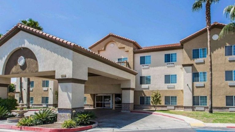 Comfort Suites Bakersfield