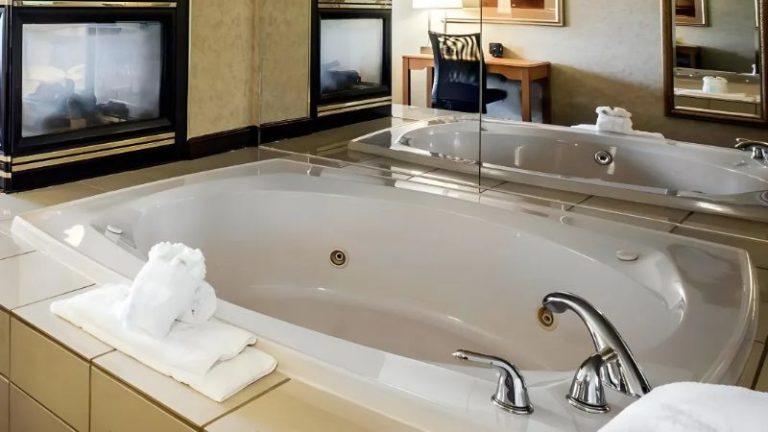 Comfort Suites Hanes Mall