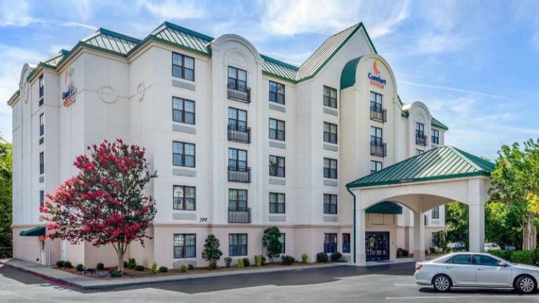 Comfort Suites Hanes Mall