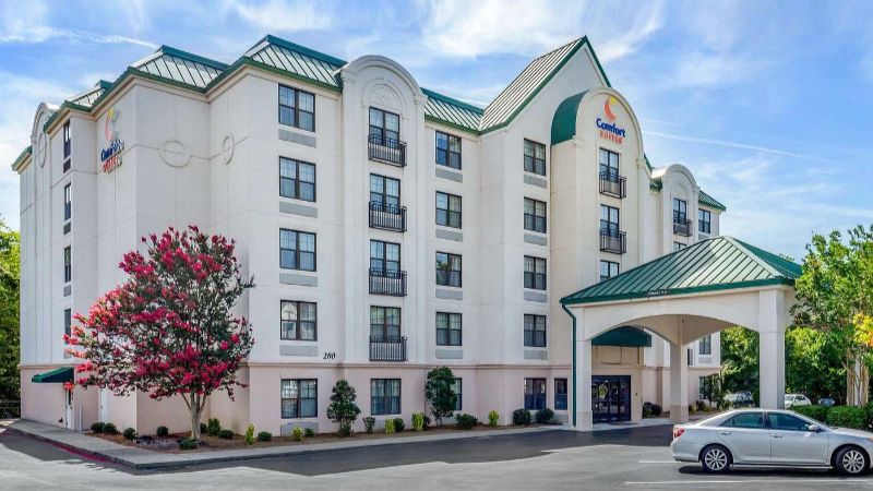 Comfort Suites Hanes Mall, room with private jacuzzi, photo 5
