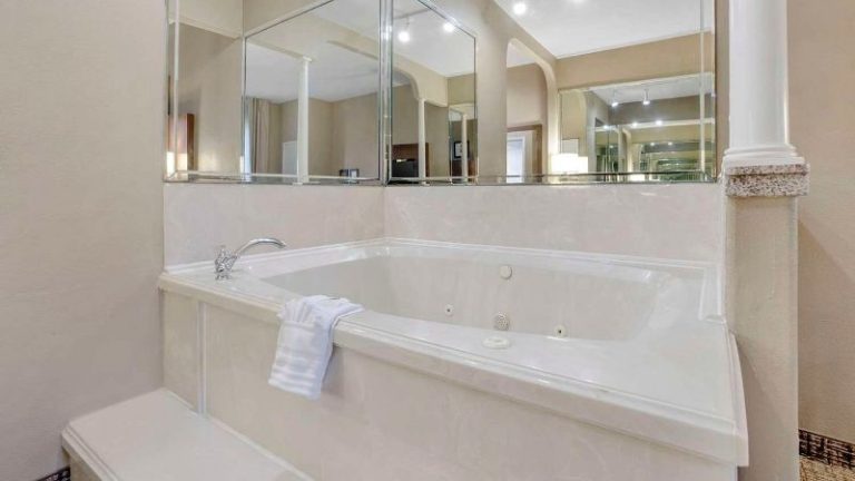 Comfort Suites Houston NW – Vintage Park