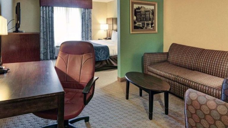 Comfort Suites Near Hot Springs Park
