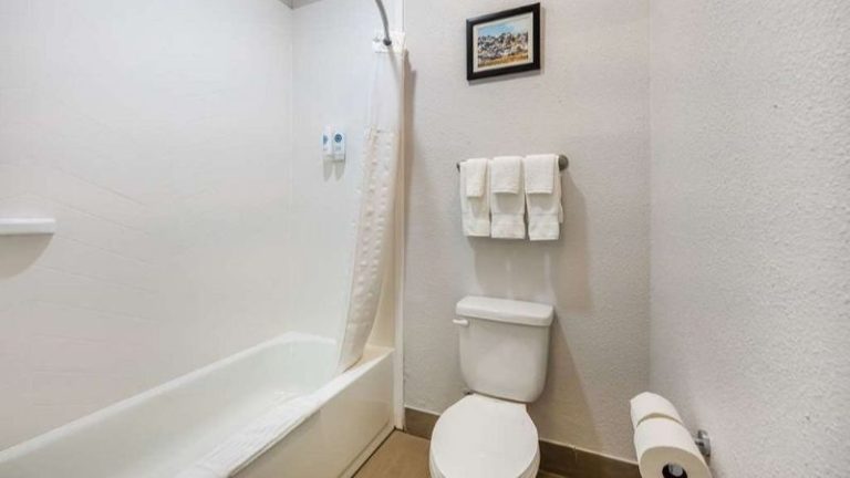 Comfort Suites Omaha East-Council Bluffs