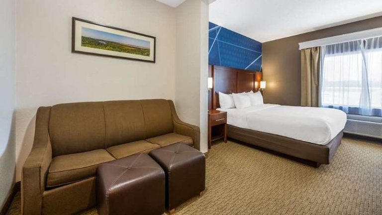 Comfort Suites Omaha East-Council Bluffs