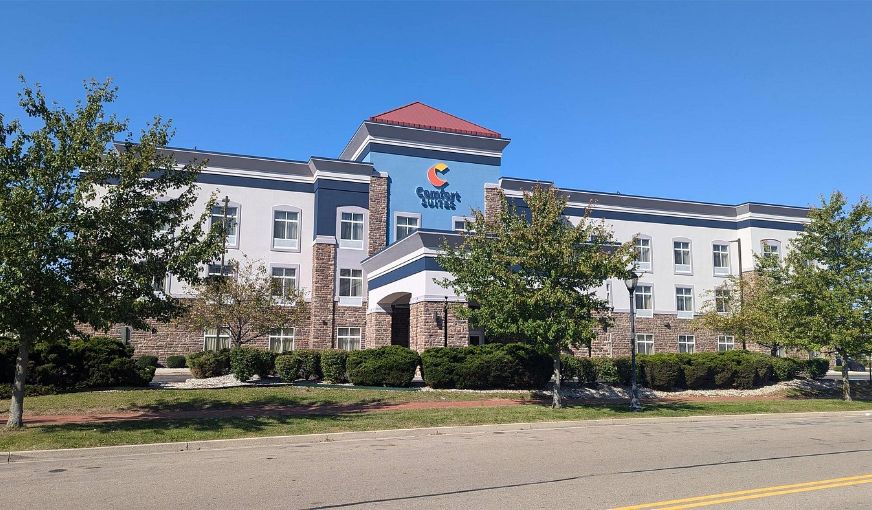 Comfort Suites Troy-I75, room with private jacuzzi, photo 7