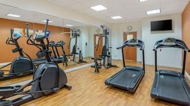 Comfort Suites At Virginia Center Commons