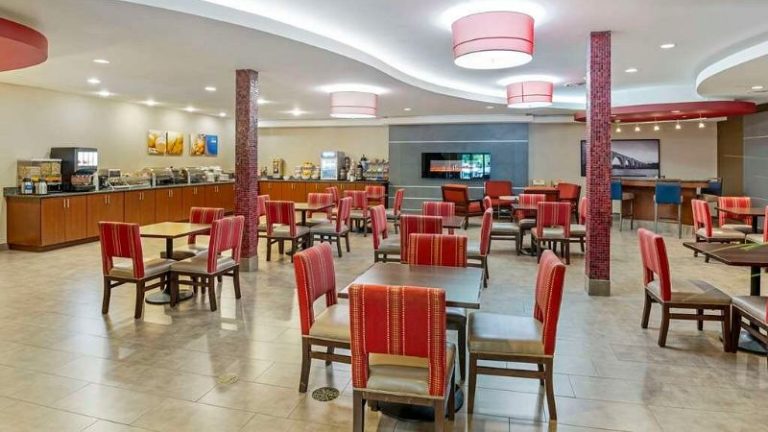 Comfort Suites At Virginia Center Commons