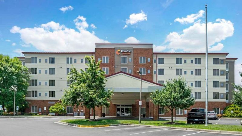 Comfort Suites At Virginia Center Commons, room with private jacuzzi, photo 8