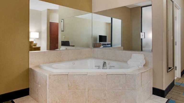 Comfort Suites near MCS Beaufort