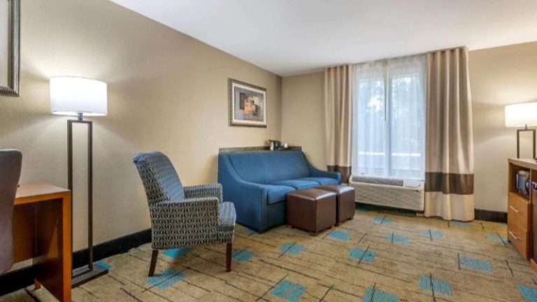 Comfort Suites near MCS Beaufort