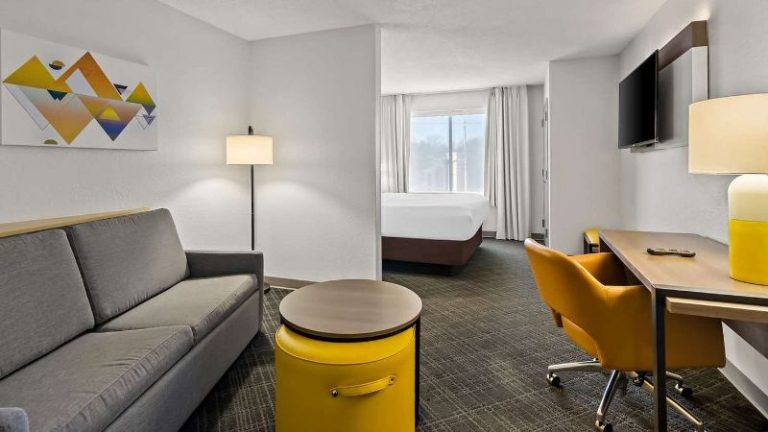 Comfort Suites Salem – Roanoke I-81