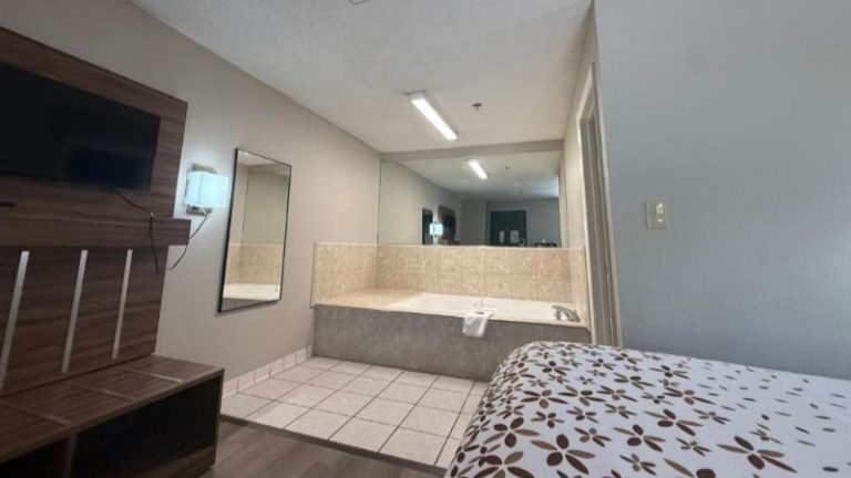 Country Hearth Inn & Suites Augusta