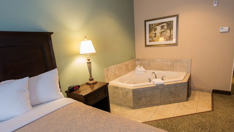 Country Inn & Suites by Radisson, Asheville West, NC
