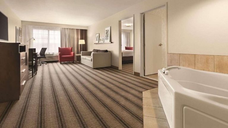 Country Inn & Suites by Radisson, Billings, MT