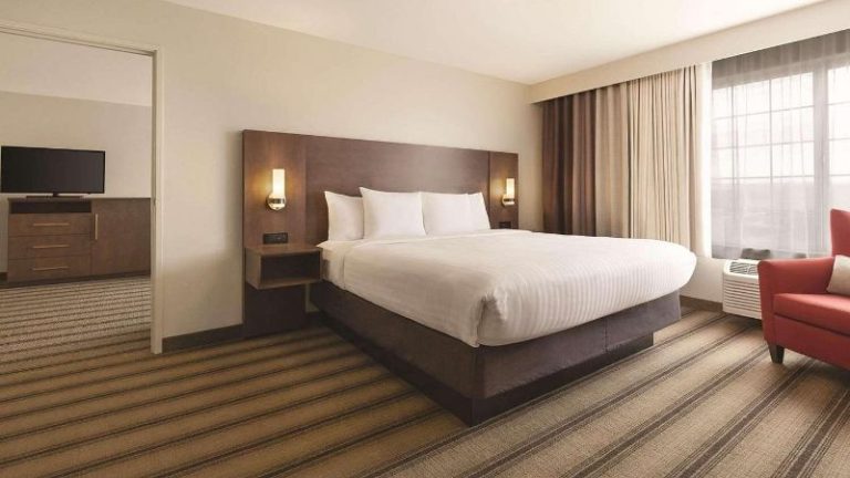 Country Inn & Suites by Radisson, Billings, MT