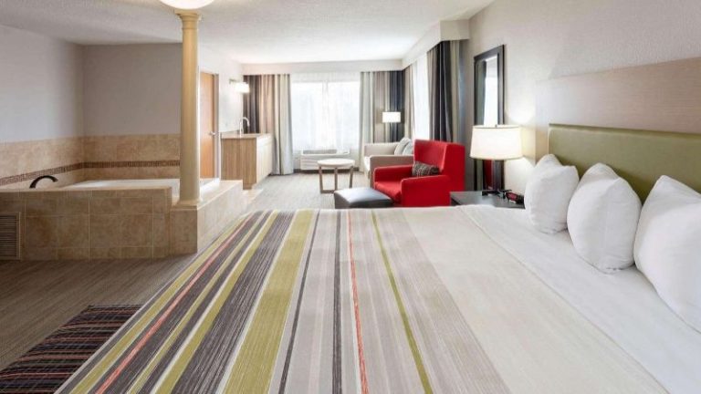 Country Inn & Suites by Radisson, Fargo, ND