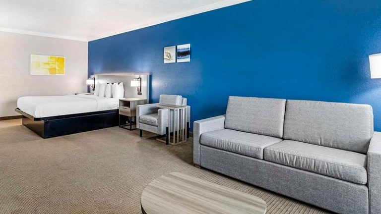 Comfort Inn & Suites Galveston Central Island near Pier