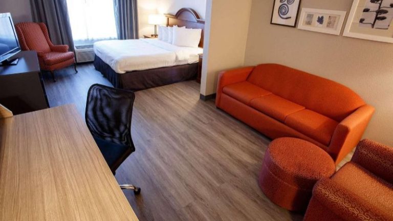 Country Inn & Suites by Radisson, Harrisburg West, PA