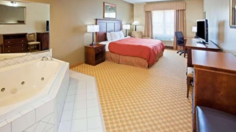 La Quinta Inn & Suites by Wyndam Knoxville West