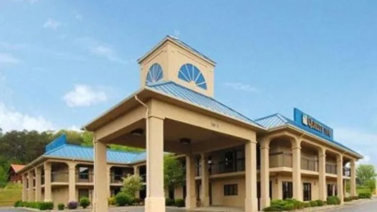 La Quinta Inn & Suites by Wyndam Knoxville West