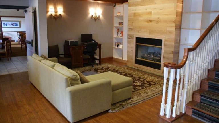 Country Inn & Suites by Radisson, Lansing, MI